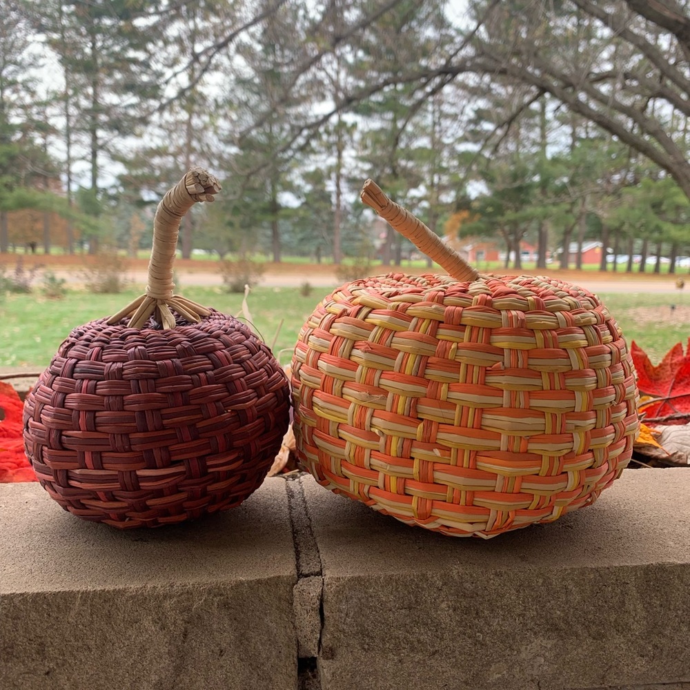Set of 2 wicker pumpkins.
